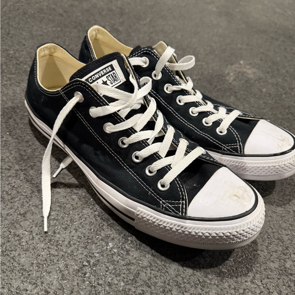 Converse Men's Black and White Low-Top Sneakers